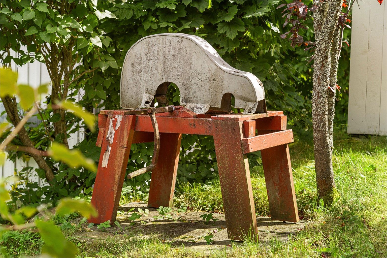 Historiske detaljer er bevart på eiendommen.