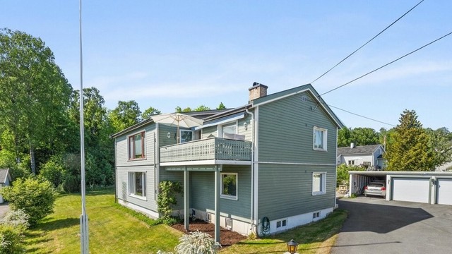 Velkommen til Tanumveien 98D presentert av Marius Stormfelt v/Krogsveen Sandvika!