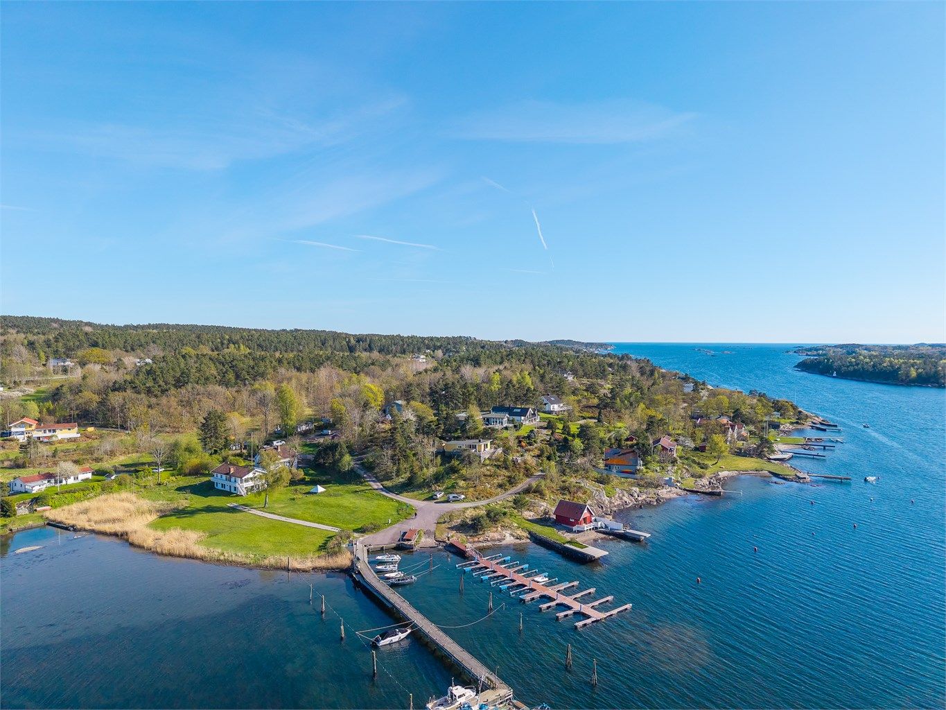  En flott beliggenhet med topp utgangspunkt for fine båtturer i vår vakre skjærgård - En unik sjønær mulighet!