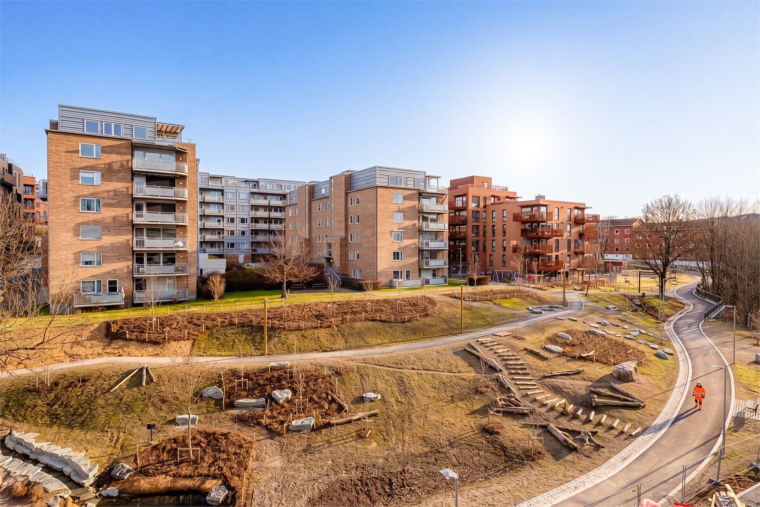 Området er i stadig utvikling med utbygging av boliger, servicefunksjoner, friarealer og infrastruktur.