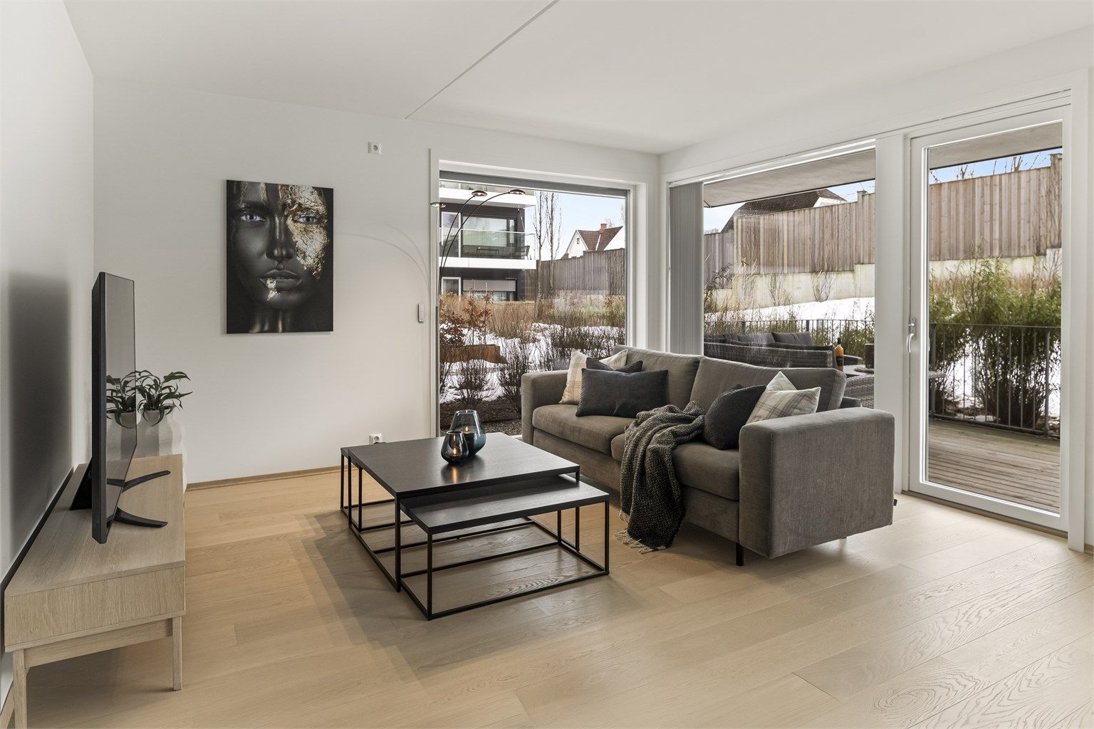  En moderne og stilig eierleilighet med en flott hjørnebeliggenhet i 1. etasje i bygget fra 2021