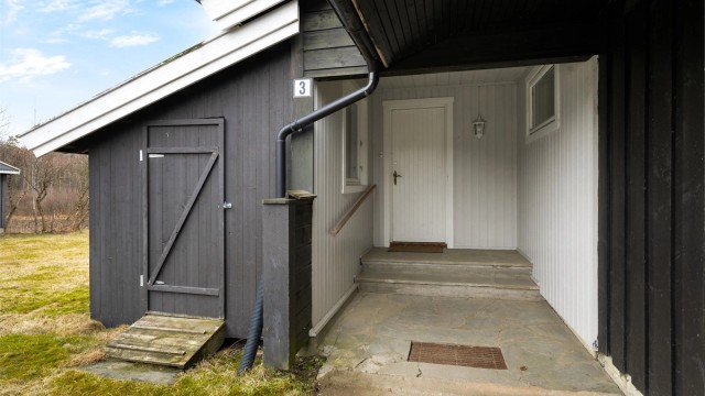 Ved inngangspartiet er det også en praktisk utvendig bod på 5 m².