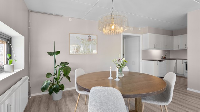 Leiligheten er utstyrt med balansert ventilasjonsanlegg.