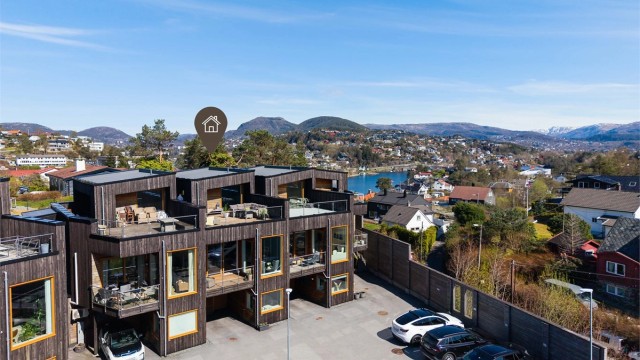 Velkommen til denne boligen presentert av Fredrik Stuhr i Krogsveen Bergen sentrum