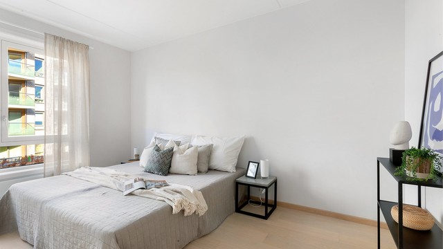 Hovedsoverommet har god plass til dobbeltseng og tilhørende møblement.