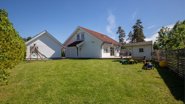Flat og praltisk hage