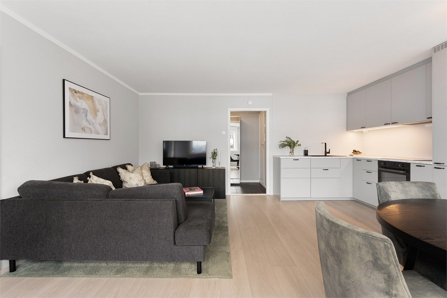 Her er det god plass for både avslapning og sosiale sammenkomster.