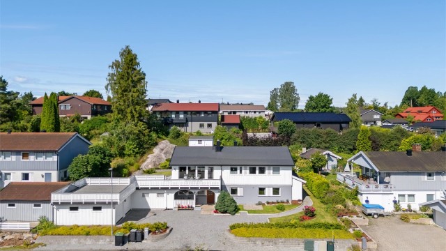 Velkommen til Ellingsrudlia 16 - Enebolig med utleiedel i et barnevennlig boligområde.