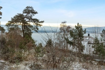 Flott utsikt over fjorden og Oslo-by