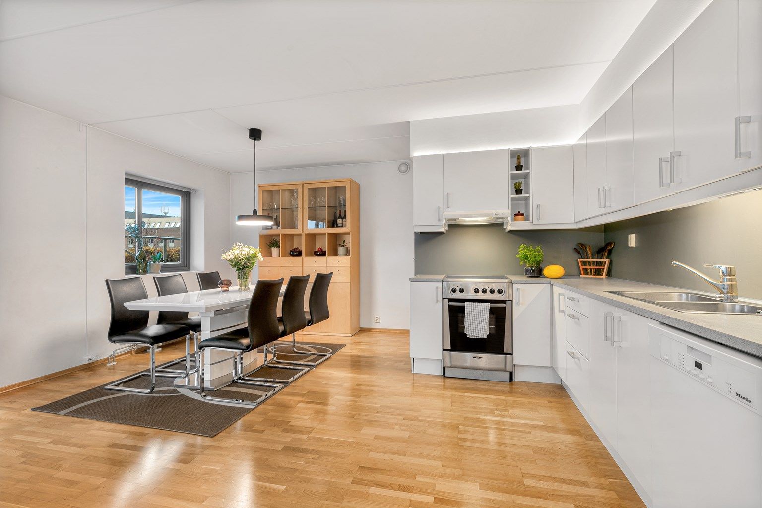 Velkommen til Jernbanegata 6!