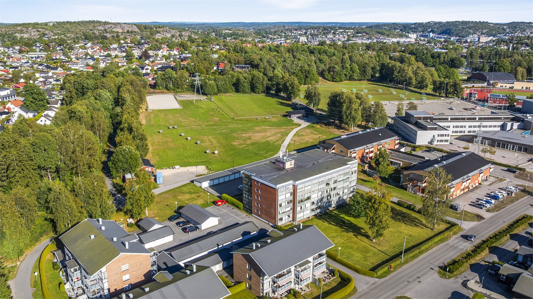 Boligen ligger i hjerte av Bugården