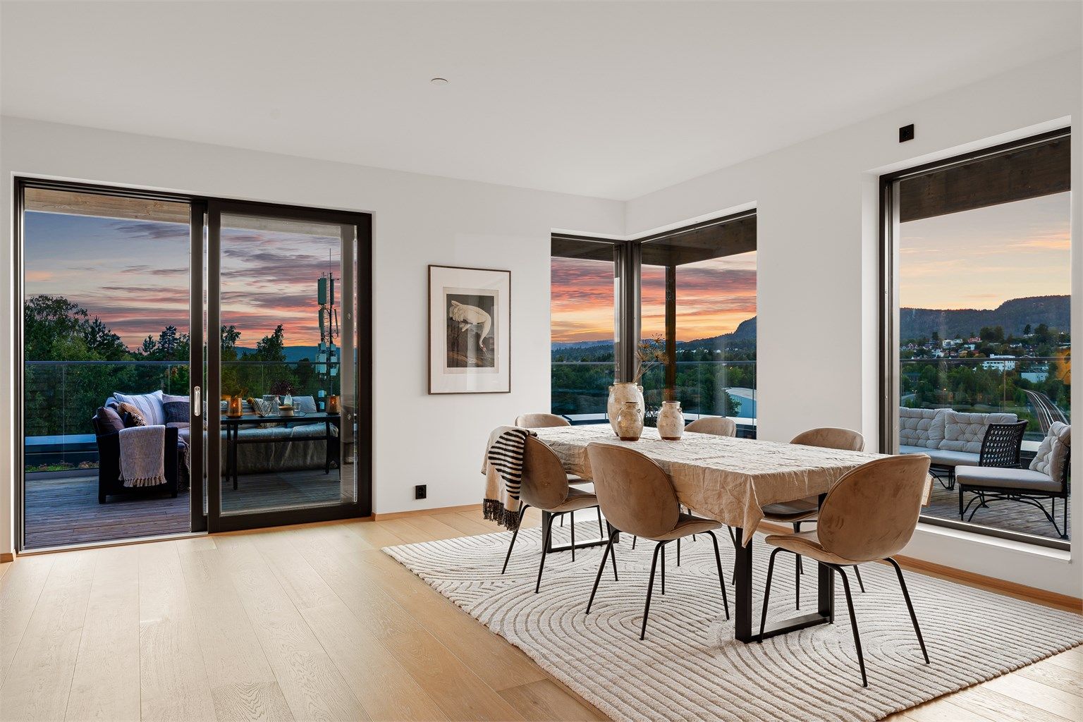 Leiligheten kan by på en fantastisk utsikt både innenfra og utenfra