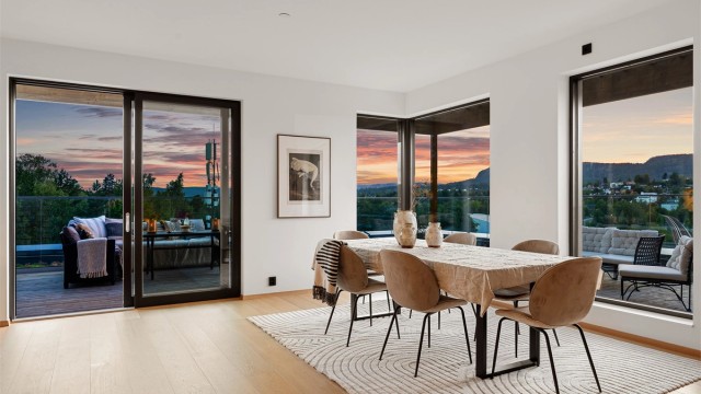 Leiligheten kan by på en fantastisk utsikt både innenfra og utenfra