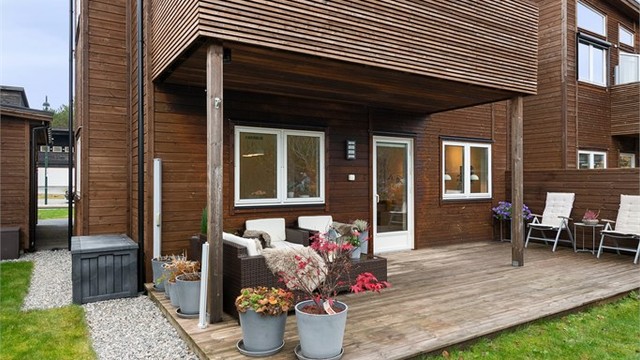 Området har gode bussforbindelser til sentrum og Moa