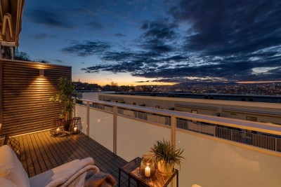 En stor og innholdsrik 5-roms leilighet på 124 kvm over to plan og fantastisk utsikt!