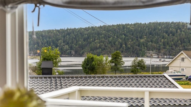 Snart er det ferie og late dager som gjelder med sol fra skyfri himmel og friske sjøbad i umiddelbar nærhet.