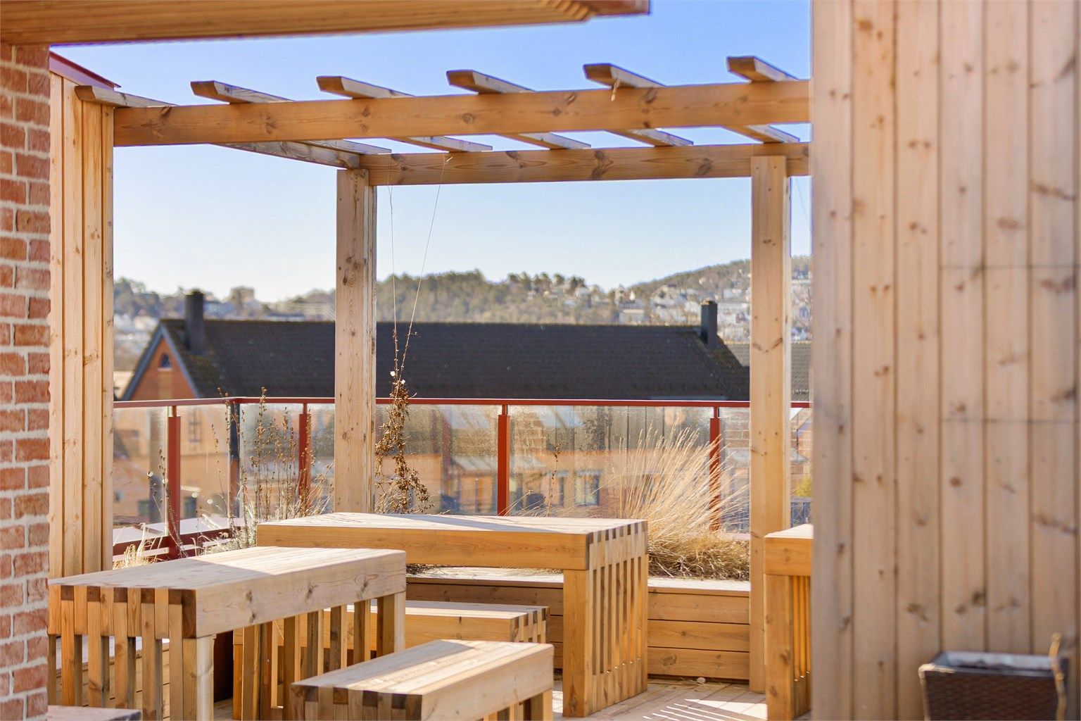 Flott, felles takterrasse med heisadkomst fra leiligheten.