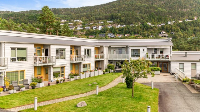 Velkommen til flotte Krohnehagen sameie og Nebbeveien 41.