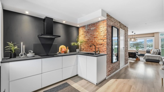 Eiendomsmegler Krogsveen v/Idriss Eliassy ønsker velkommen til Stalsberg Terrasse 14!