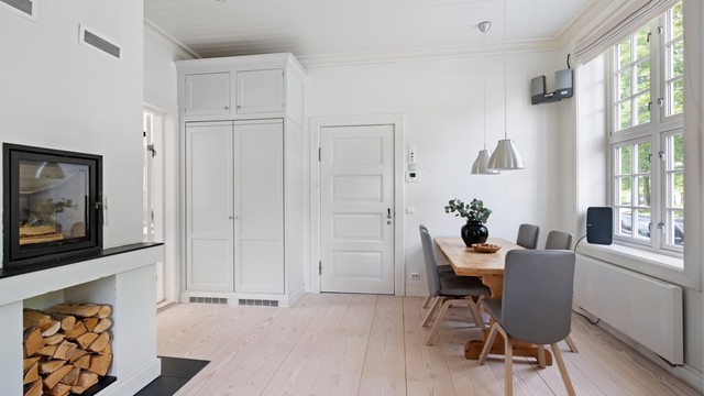 Hele kjøkkenet ble renovert i 2009 og holder en gjennomført høy standard
