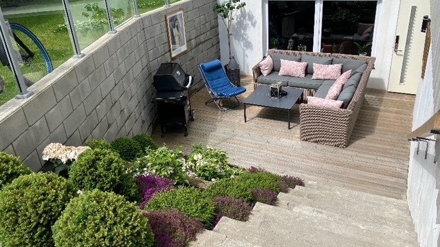 Selgers egne sommerbilder fra hage og uteplasser