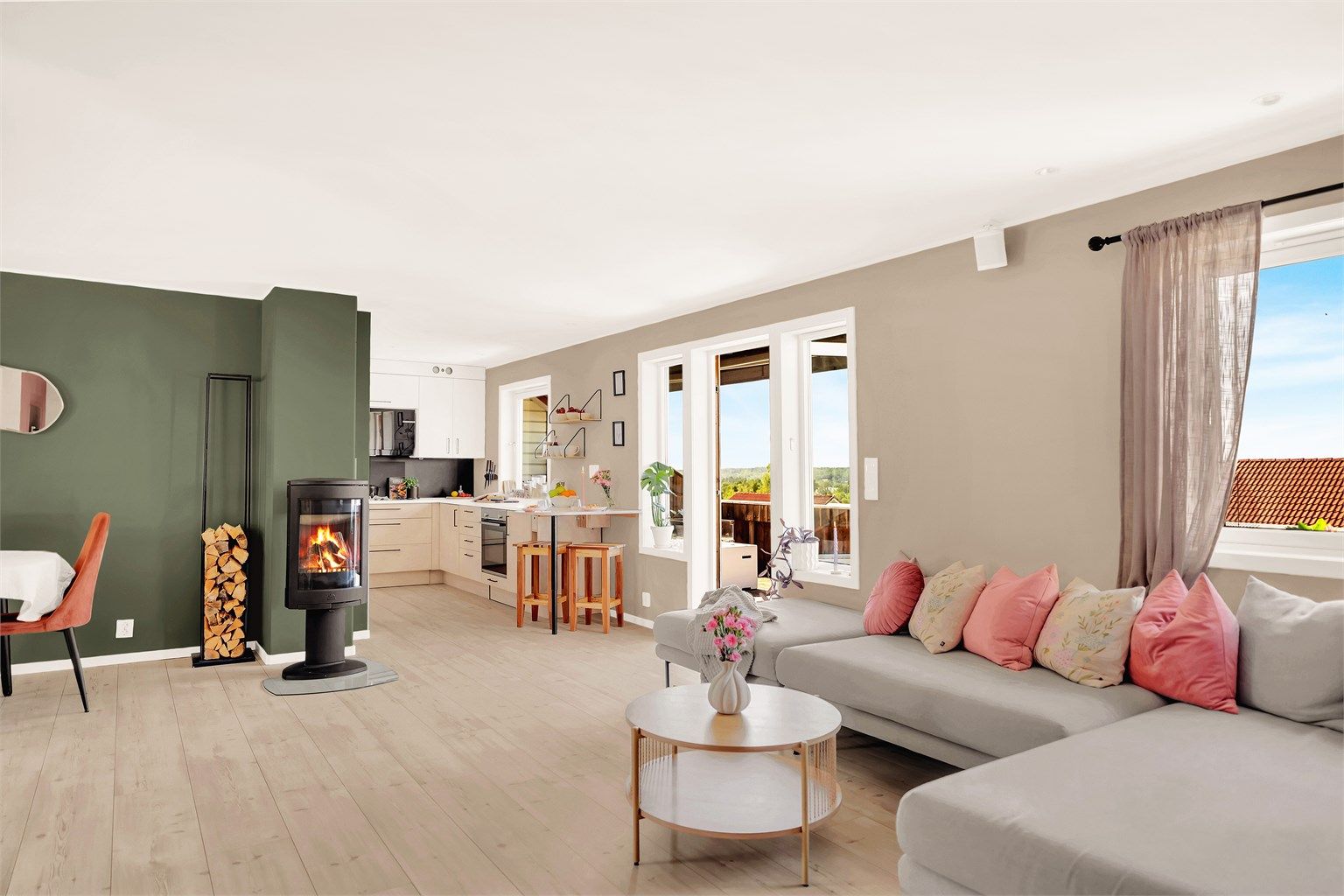 Et pent påkostet rekkehus i svært attraktivt boligområde.