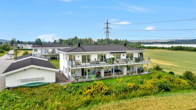 Eiendomsmegler Krogsveen v/Eskil R. Tyskeberget ønsker velkommen til Lundveien 57B