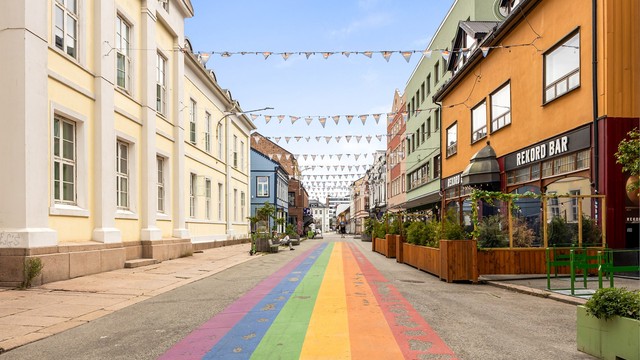 Umiddelbar nærhet til elvepromenaden og kort gangavstand til Kunnskapsparken Papirbredden, Union Scene, Holmenokken samt en rekke andre tilbud
