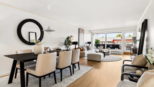 Velkommen til Ivar Knutsons Vei 46! En stor terrasseleilighet med trappefri adkomst. Uteplasser mot øst og vest. Garasjeplass med innvendig adkomst.
Foto: John Løvås