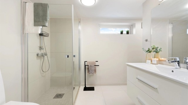 Badet i underetasjen ble bygget nytt av fagfolk i 2020