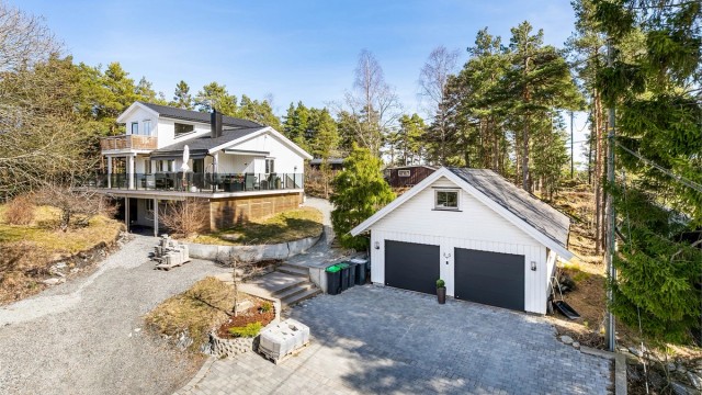 Medgårdskogen 30 presenteres av Krogsveen.
Fotograf; Børge Oppegård.