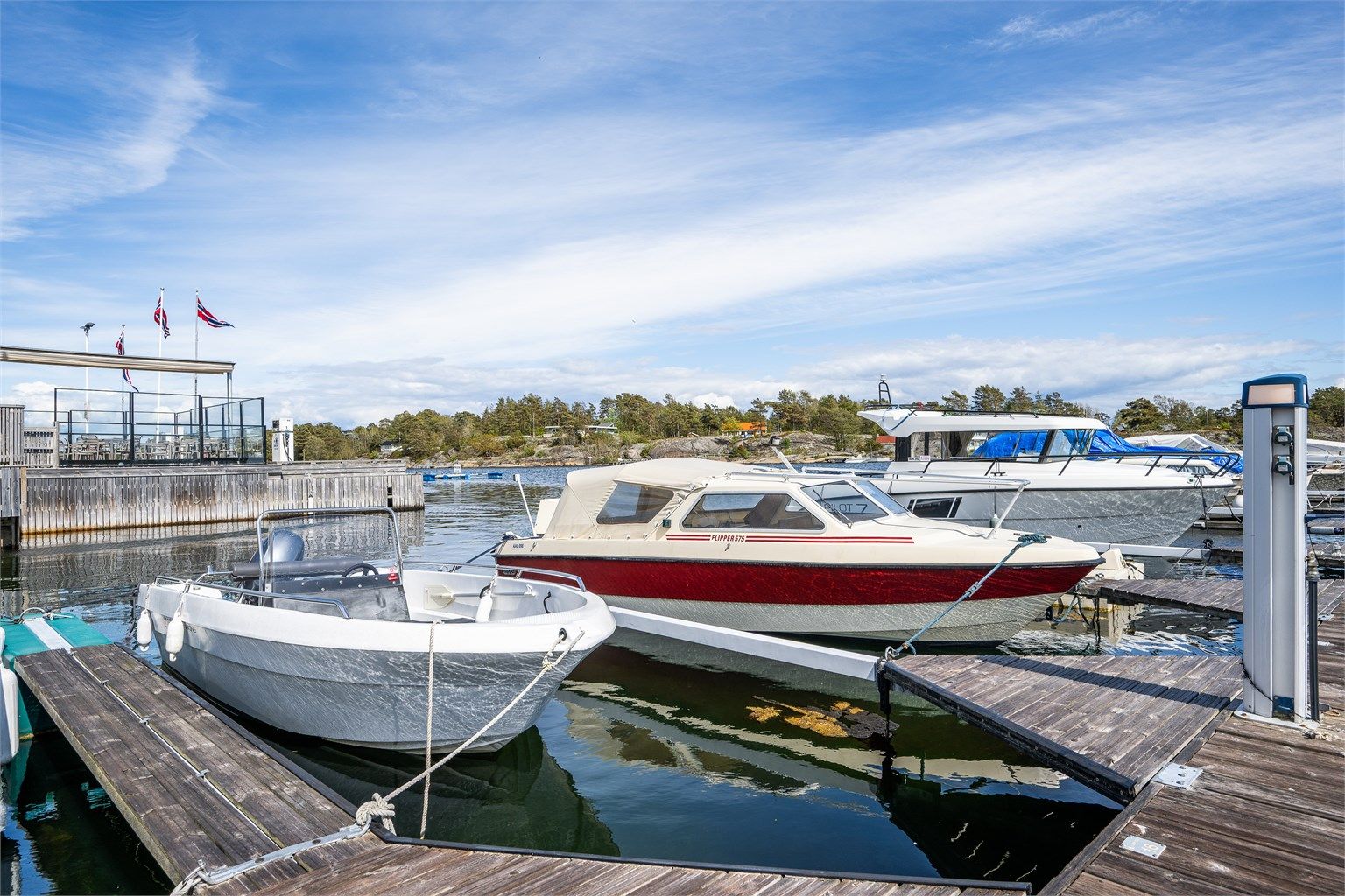 Medfølger tinglyst båtplass.