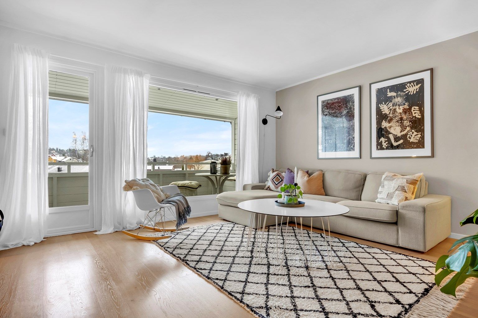 Eiendomsmegler Cecilie Muri har gleden av å ønske deg velkommen til Haugergrenda 5