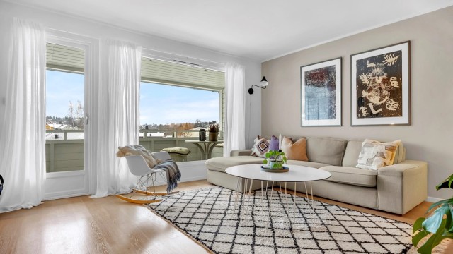 Eiendomsmegler Cecilie Muri har gleden av å ønske deg velkommen til Haugergrenda 5