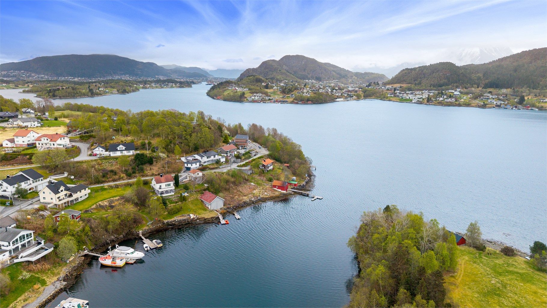 Du kan også ta turen til Gjølevannet, eller gå til Fiskerstrandhyttene på Sulafjellet.