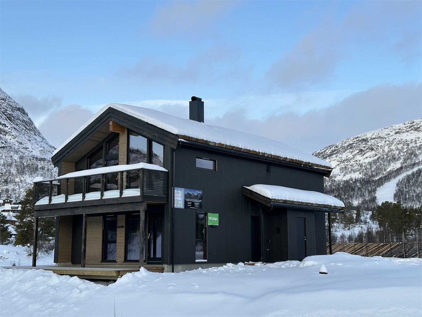 Sentral beliggenhet rett ved skiløype. Gåavstand til skisenteret.