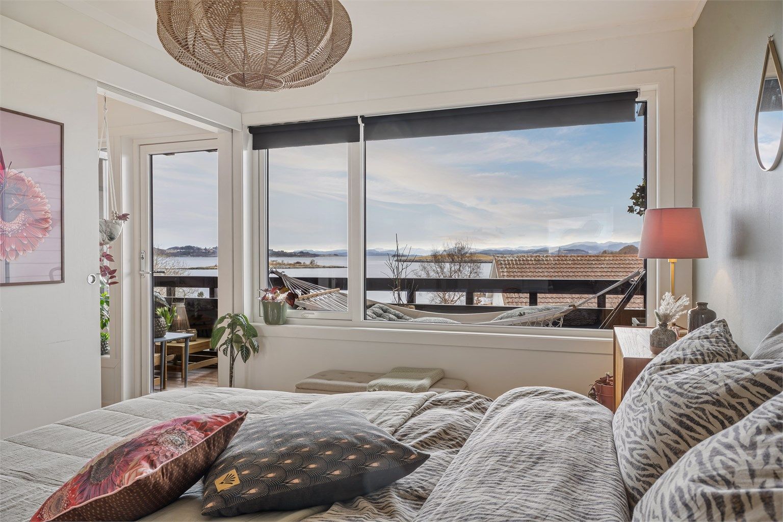 Utsikt også fra soverom. 