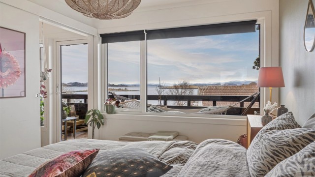 Utsikt også fra soverom.