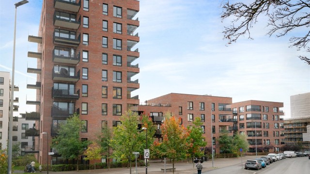Leiligheten er en del av Krydderhagen, en grønn og moderne hageby som i 2020 ble nominert til Oslo bys arkitekturpris.