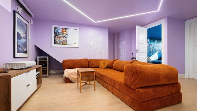 Takhøyden er målt til 2,23m.