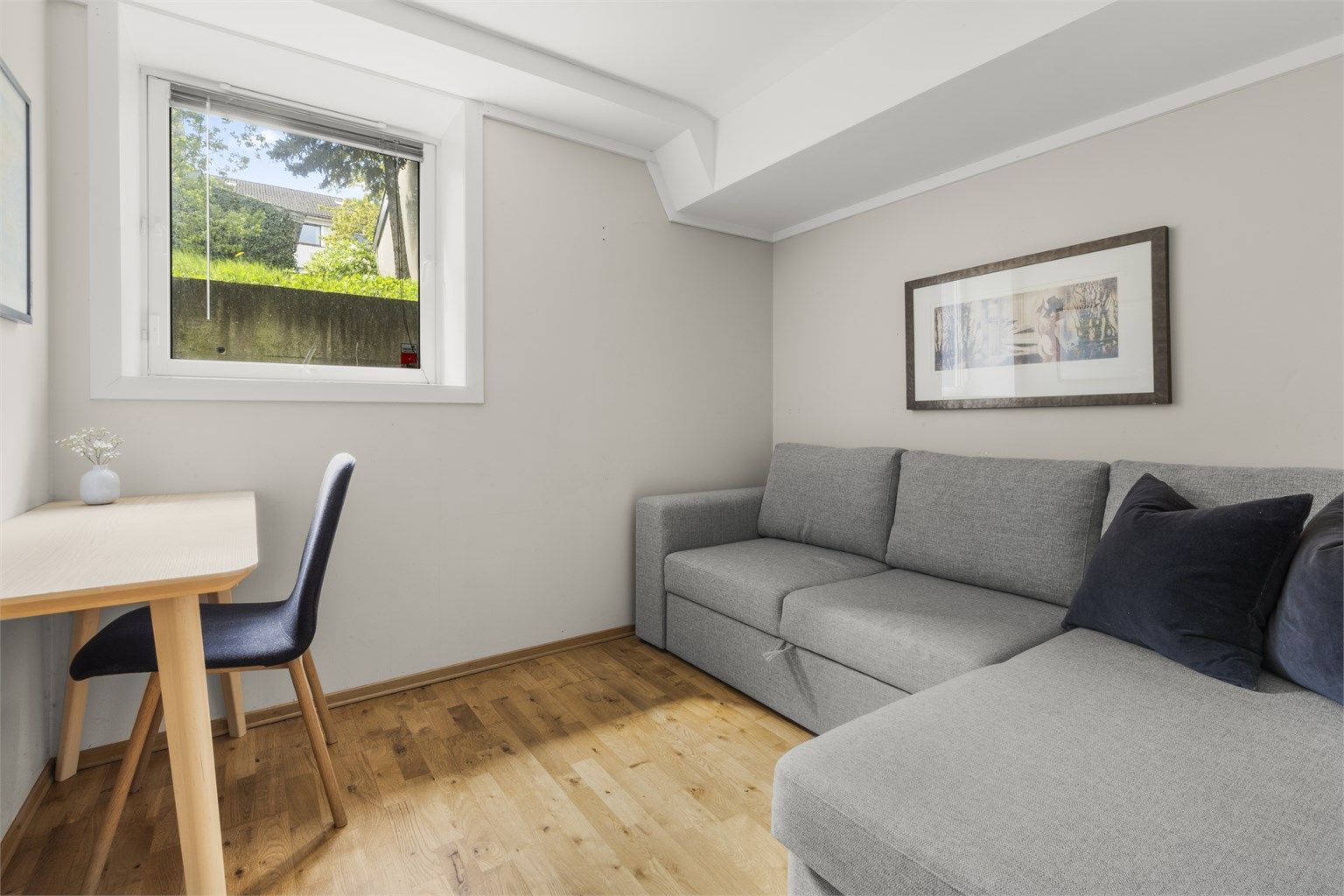 Soverom 2 innredet som gjesterom / kontor 