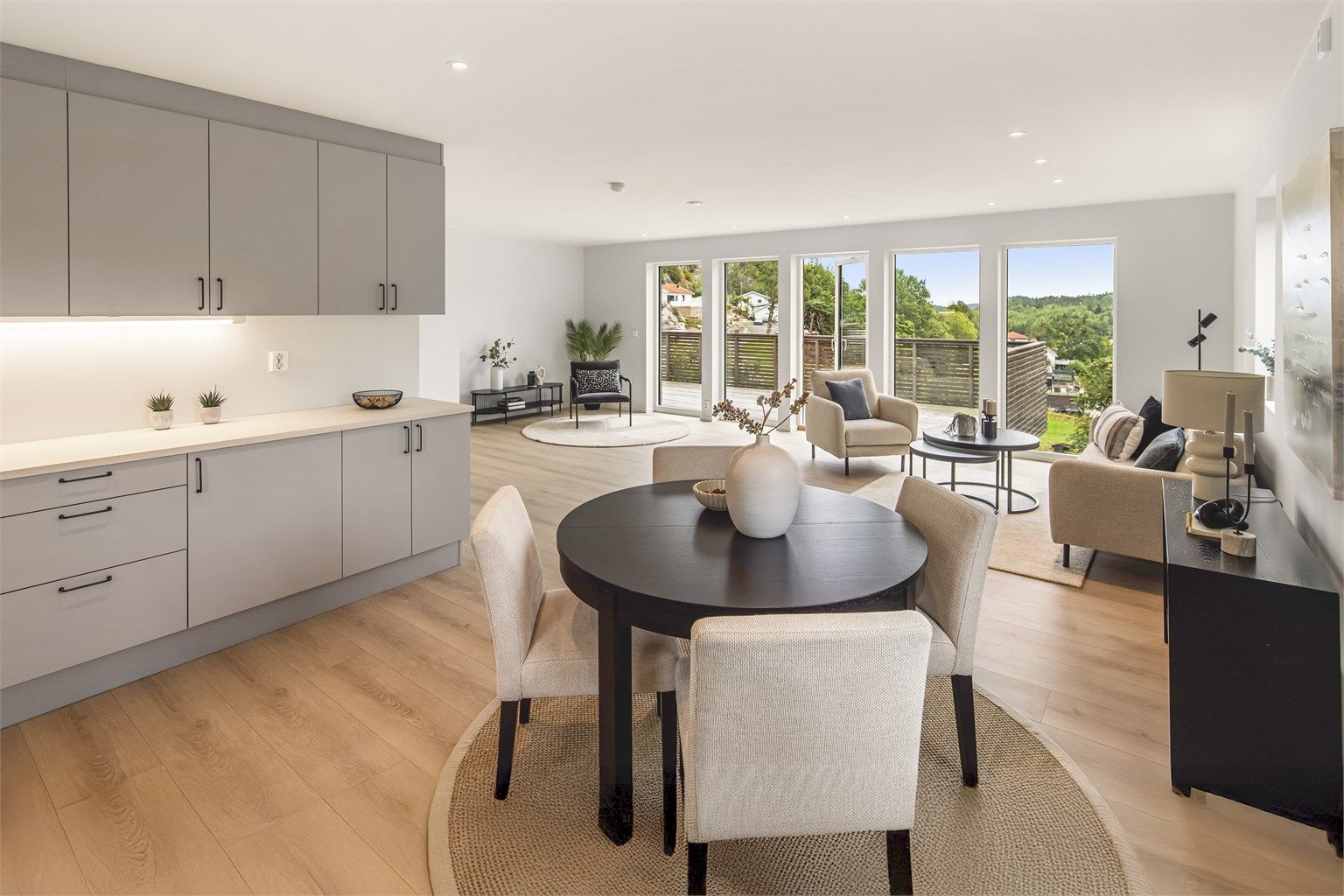 Vardeveien 81 - 2. etasje - presentert av Krogsveen v/Andreas S. Bjønnes