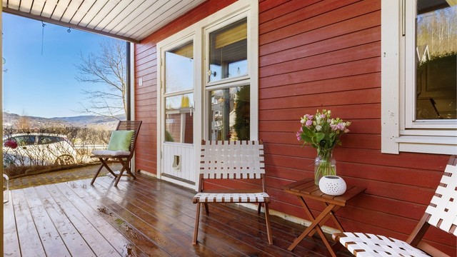 Terrassen er overbygget og vestvendt