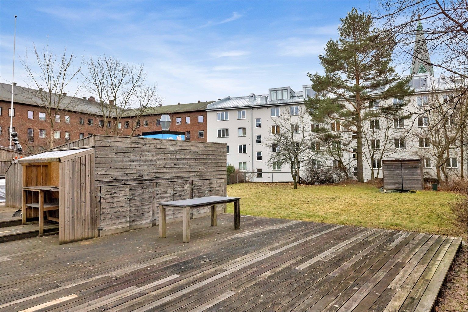 Mulighet til å booke deler av bakgården ved arrangering av private sammenkomster.