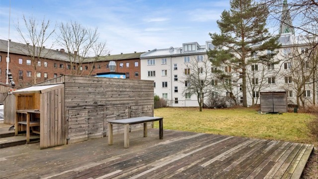 Mulighet til å booke deler av bakgården ved arrangering av private sammenkomster.