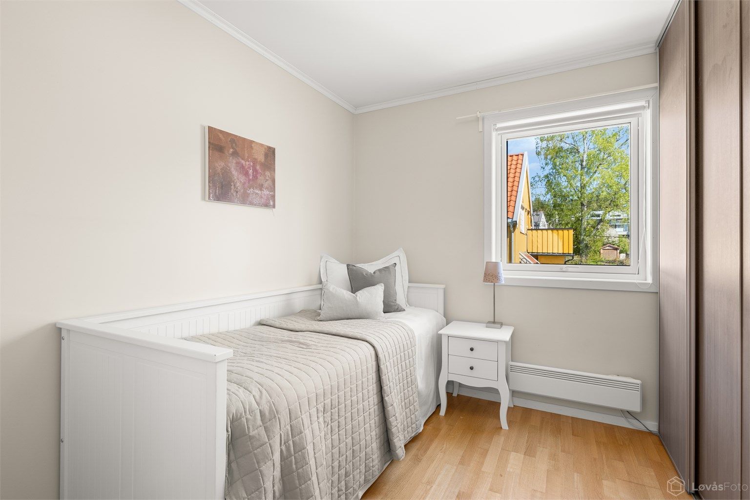 Soverom 3 med skyvedørsgarderobe
