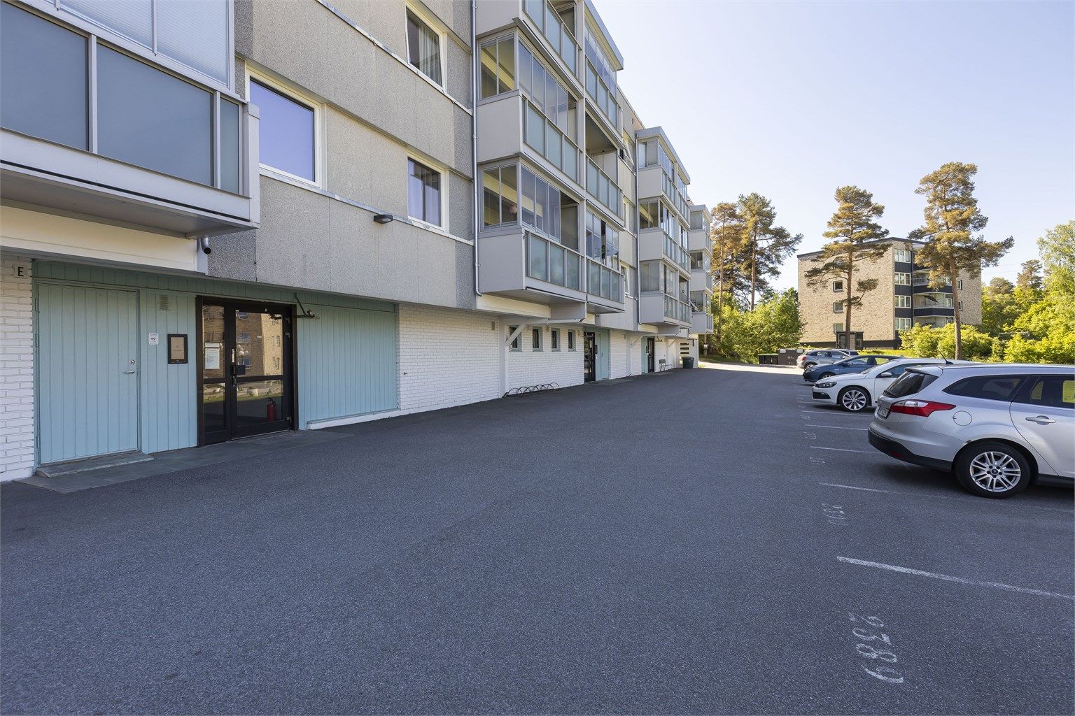 Leiligheten har egen parkeringsplass