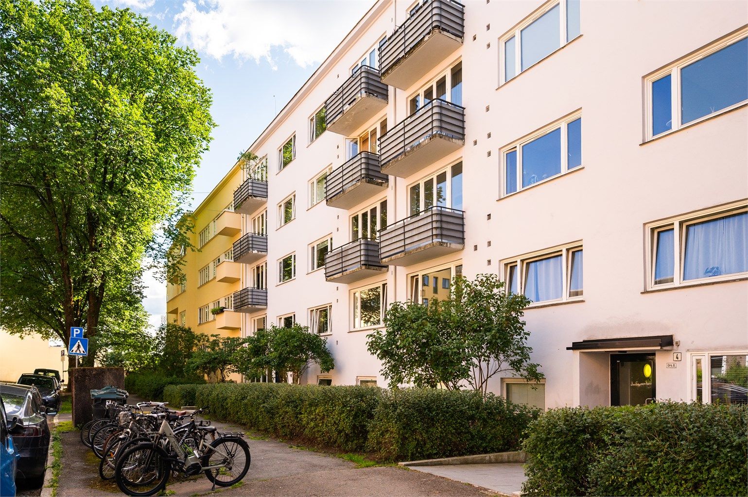 Inngangsparti mot gaten