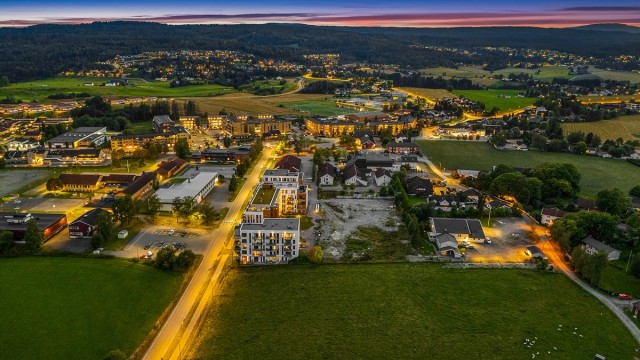 I Ask sentrum finner du et godt servicetilbud med butikker, kafeer og kulturhus.