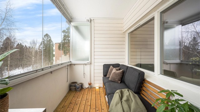 Innglassingen gjør at uteplassen kan benyttes store deler av året.